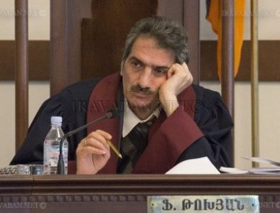 «Ժողովուրդ». Ոչինչ չի տեսել, ոչինչ չի հիշում. ՍԴ անդամը Արմեն Գևորգյանի գործով հարցաքննվել է