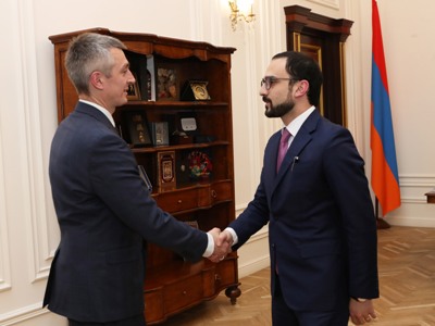 Armenia deputy PM receives Eurasian Fund for Stabilization and Development delegation