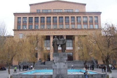 Уволен проректор Ереванского госуниверситета Гегам Геворкян