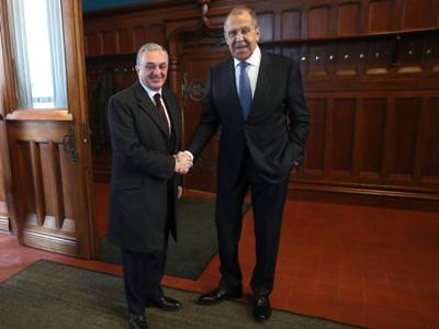 Armenia, Russia FM discuss topical issues of bilateral cooperation