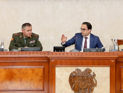 Deputy PM delivers lecture during operative meeting of army leadership