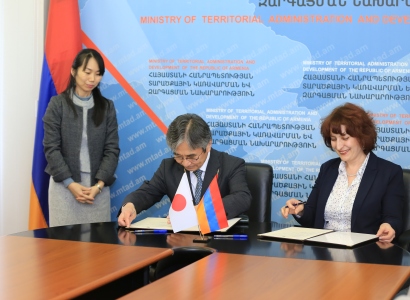 Japan to grant 65 waste bins to Armenia's Sisyan for sorting wastes