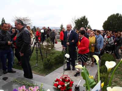 Հանրապետականներն այցելել են «Եռաբլուր»՝ Աշոտ Նավասարդյանի ծննդյան տարեդարձի առթիվ