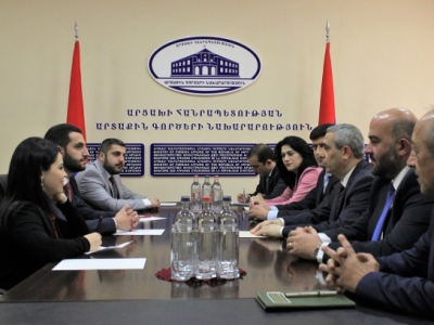 Մասիս Մայիլյանը «Իմ քայլի» պատգամավորներին ներկայացրել է Արցախի արտաքին քաղաքական առաջնահերթությունները