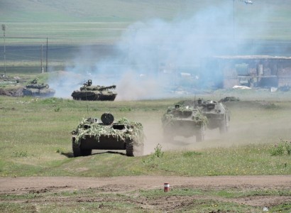 Armenian army units and 102nd Russian military base hold drills