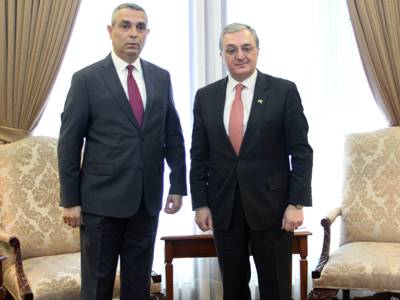 Մոսկվայի հանդիպմանն ընդառաջ՝ հանդիպել են Հայաստանի եւ Արցախի ԱԳ նախարարները