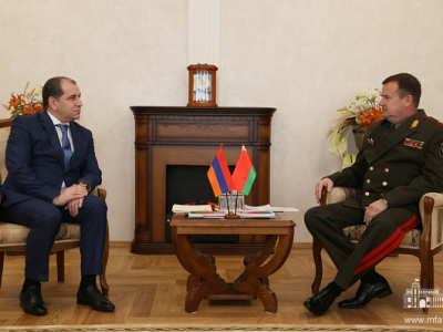 Armenian ambassador and Belarusian defense minister discuss cooperation