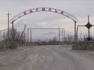 «Ազատություն Նարեկ Մելքոնյանին». Բողոքի ցույցի են դուրս եկել Զարթոնքի նախկին գյուղապետի համախոհները
