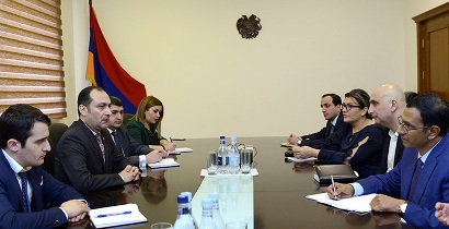 Armenian justice minister meets with anti-corruption experts