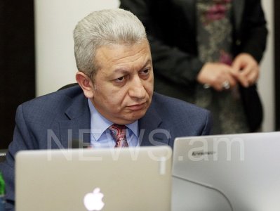 Министр финансов Армении останется на своей должности
