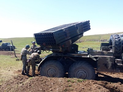 Armenian army holds artillery training with Grad rocket launcher system