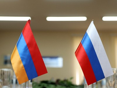 Министр обороны Армении провел встречу с генеральным директором компании «Рособоронэкспорт»