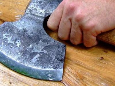 В городе Бюрегаван ранен 22-летний молодой человек