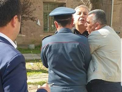 «Ահա ապացույցը»․ Վայոց ձորի փոխմարզպետը հրապարակել է լուսանկար ԲՀԿ-ական պատգամավորի հետ տեղի ունեցած միջադեպից