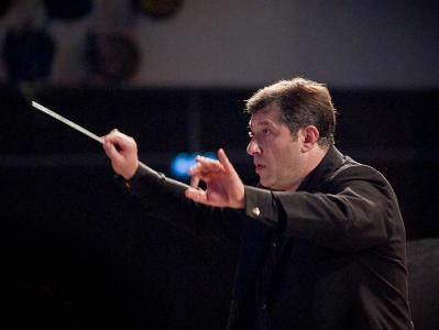Putin awards conductor Eduard Baghdasaryan an order