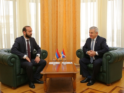 Armenia, Karabakh parliament speakers confer on cooperation