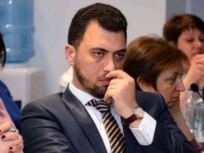Dismissed government official files claim against Armenia PM