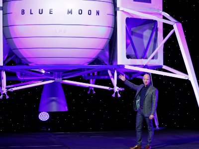 Jeff Bezos going to send spaceship to moon