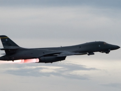 Американские бомбардировщики B-52 прибывают на крупную американскую авиабазу в Катаре