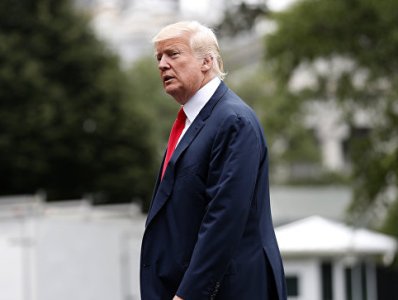 Трамп заявил, что сдерживает ястребиные порывы Болтона