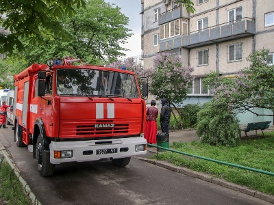 В Киеве в квартире обнаружены два трупа и истощенная 2-летняя девочка