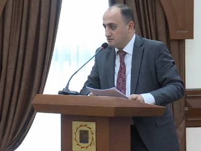 Հանրային ծառայողները պետք է ազատ տիրապետեն օտար լեզուներին. փոխքաղաքապետ