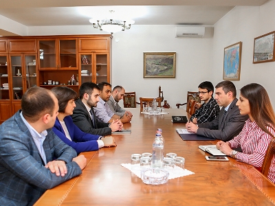 Armenian PM's public relations/information center delegates meet with Karabakh official
