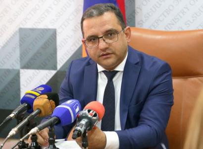 Նախարար Տիգրան Խաչատրյանը աշխատակցից պահանջել է ազատման դիմում գրել․ պատճառը ֆեյսբուքյան ակտիվությո՞ւնն է