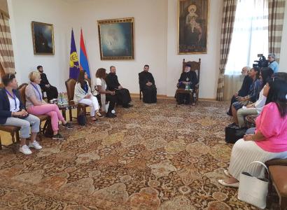 Catholicos of All Armenians Karekin II receives Swiss Red Cross reps