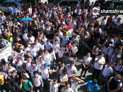 Արմավիրի թիվ 5 դպրոցում դասադուլ են հայտարարել. Պահանջում են վերականգնել նախկին տնօրենին