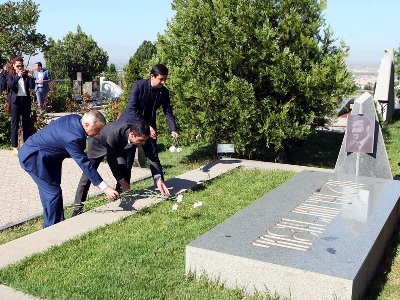 Karabakh MPs visit Yerablur Military Pantheon in Yerevan