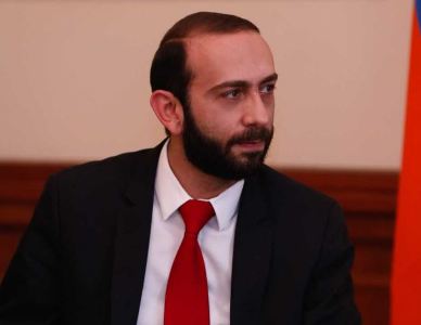 «Իրատես». Աշոտյանը միակը չէ, որ հանդիպել է Արարատ Միրզոյանի հետ