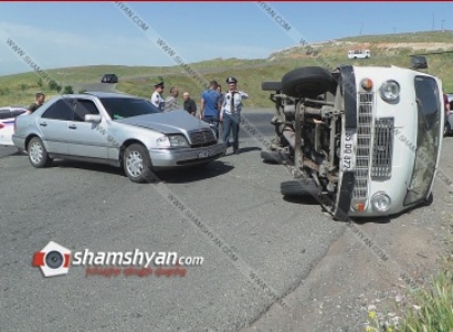 Major road crash in Yerevan, van turns sideways