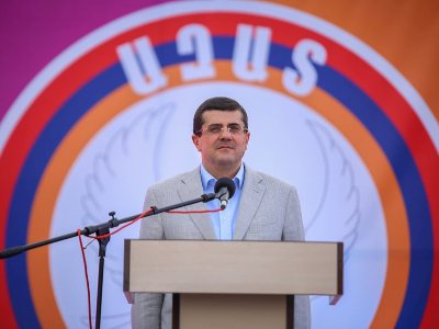 Պետք է աջակցել Նիկոլ Փաշինյանի կառավարությանը. Արայիկ Հարությունյանը առաջադրվեց Արցախի նախագահի թեկնածու