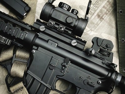 American Armenian man charged with illegally brokering sale of military arms