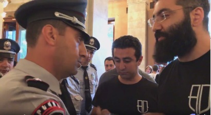 Քաղաքացու ահազանգով «Ադեկվադ» հկ-ի անդամներին բերման են ենթարկել