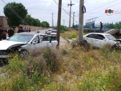 Արարատում ճակատ-ճակատի բախվել են Mercedes-ն ու Hyundai-ը, 5 վիրավորներից 2-ի վիճակը ծայրահեղ ծանր է (ֆոտո)
