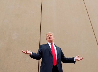 Суд запретил Трампу строить стену с Мексикой за счет бюджета США