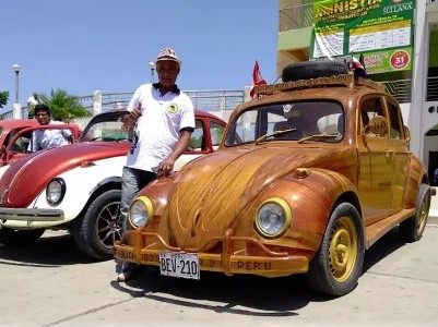 Պերուացին փայտից Volkswagen Beetle է սարքել դստեր համար