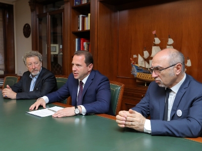 Դավիթ Տոնոյանն ընդունել է «Բարձունք 5165» բարեգործական կազմակերպության ներկայացուցիչներին (ֆոտո)
