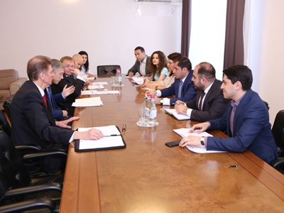 Armenian minister receives CEO of JSC Rusatom Service