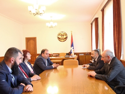 Բակո Սահակյանը «Ժառանգության» ներկայացուցիչների հետ քննարկել է համագործակցության հարցեր