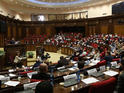 ԱԺ-ն ընտրեց Հանրային ծառայությունները կարգավորող հանձնաժողովի անդամներին