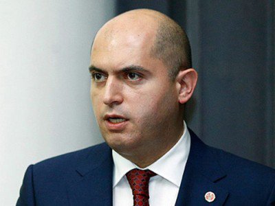Պարզվում է, որ համանախագահները կողմերին հիմնախնդրի լուծման համար հաջորդ կոնկրետ քայլեր են առաջարկել. Աշոտյան