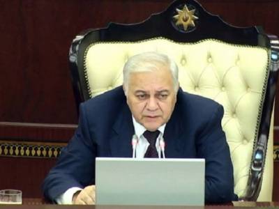 Спикер парламента Азербайджана не может снять деньги с карточки