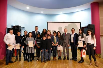 «Ես ունեմ իրավունք չտեսնել պատերազմ». Արցախի ՄԻՊ-ը յուրօրինակ ձեւով է շնորհավորել երեխաների պաշտպանության օրը