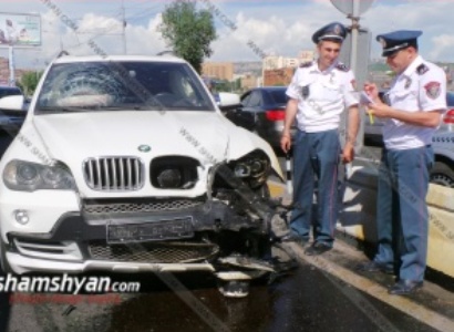 Խոշոր վթար Իսակովի պողոտայում. բախվել են BMW X5-ը, 2 Opel-ները. կան վիրավորներ (ֆոտո)