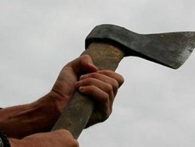 Ուկրաինայում տղամարդը կացնահարել է տիկնոջն ու փորձել կախել 2 տարեկան որդուն. փոքրիկը ողջ է մնացել