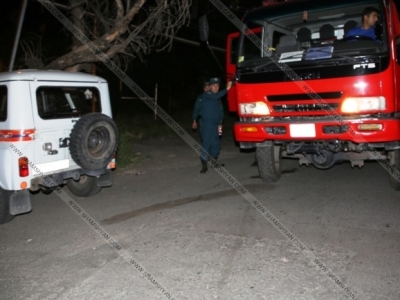 Ահազանգել է ստացվել, որ Նոր Նորքի դատարանի նախկին շենքում զենք-զինամթերք կա, պատերն էլ թեքվել են (ֆոտո)