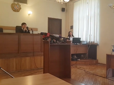Քոչարյանի պաշտպանի բողոքը քննող Ռշտունին հեռացավ իր դեմ ներկայացված ինքնաբացարկի հարցը որոշելու
